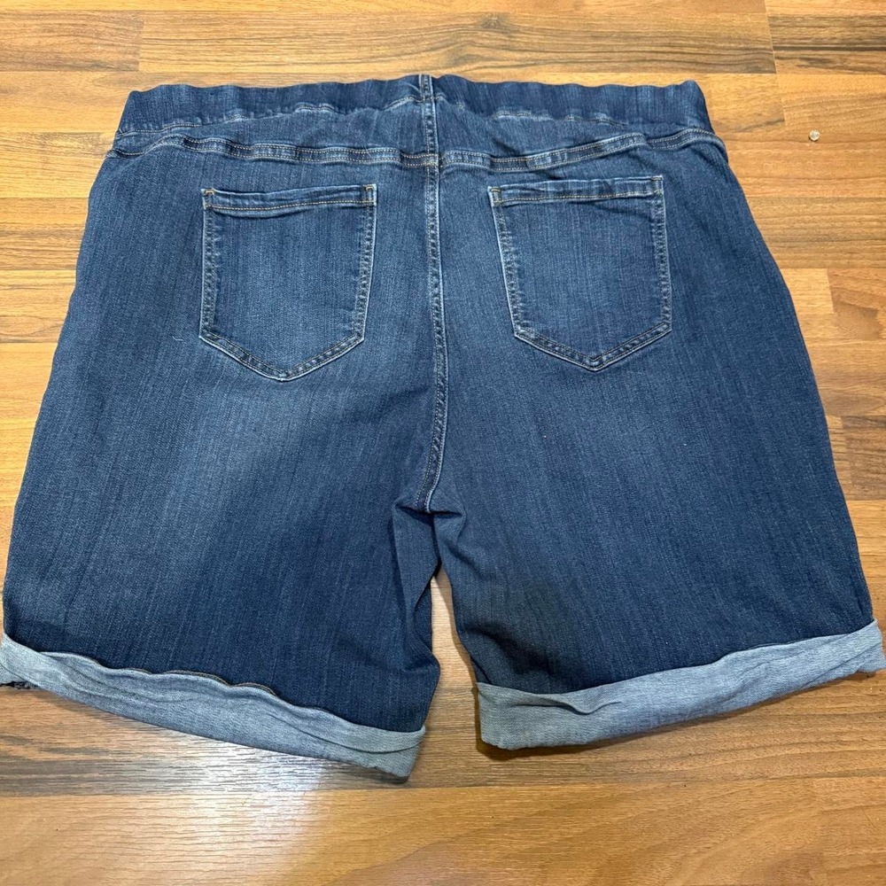 Liverpool Bermuda Jean Shorts Size 24W - Picture 4 of 4